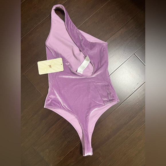 Fabletics Gigi Velour Purple Bodysuit Size XXS - Picture 3 of 4